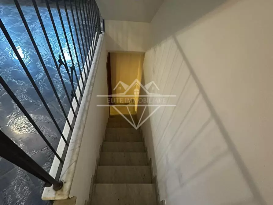 Immagine 13 di Villetta a schiera in vendita  a Massa