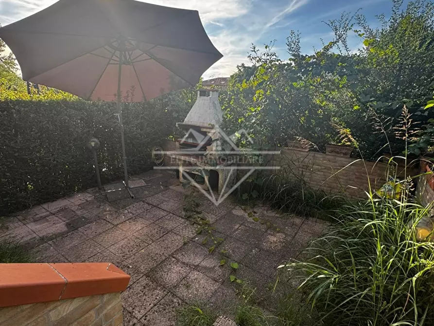 Immagine 12 di Villetta a schiera in vendita  a Massa