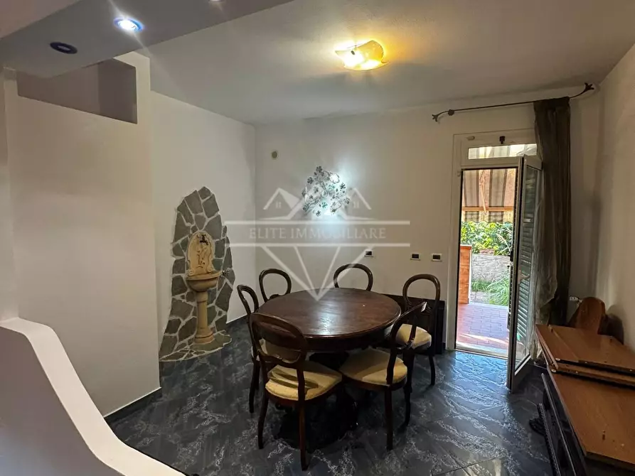 Immagine 4 di Villetta a schiera in vendita  a Massa