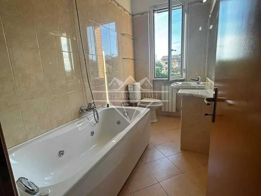 Immagine 30 di Villetta a schiera in vendita  a Massa