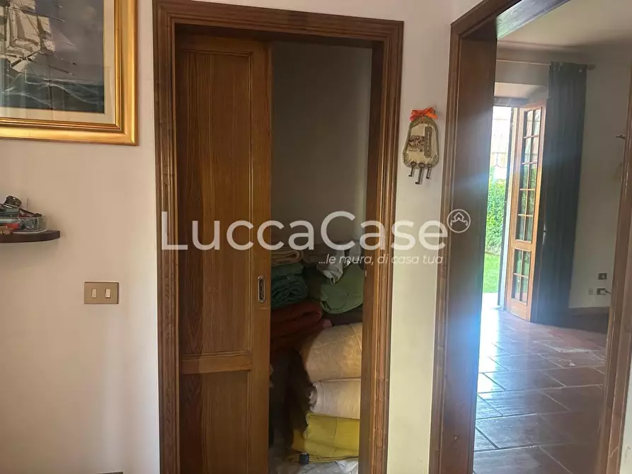 Immagine 26 di Villa in vendita  a Lucca