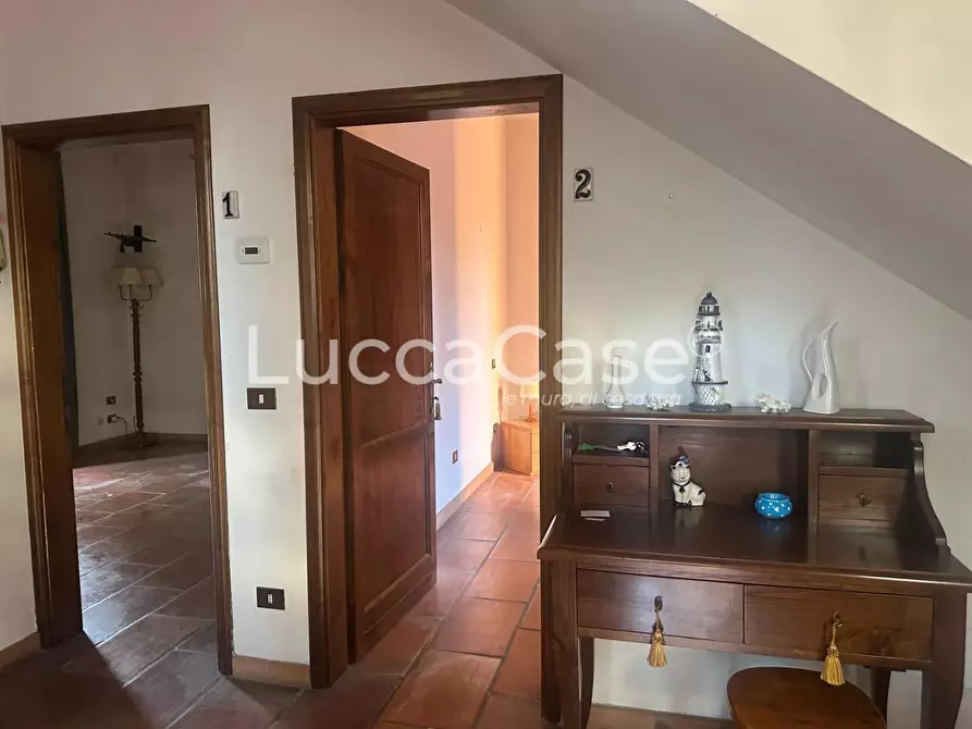 Immagine 5 di Villa in vendita  a Lucca