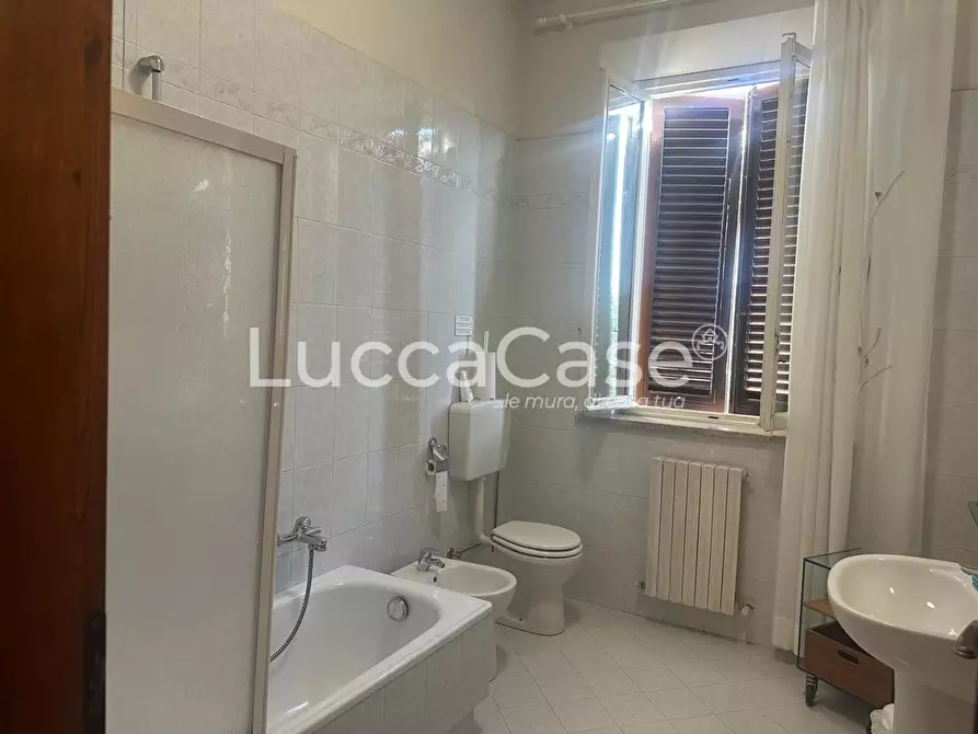 Immagine 22 di Villa in vendita  a Lucca