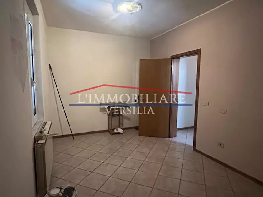 Immagine 15 di Casa semindipendente in vendita  a Massa
