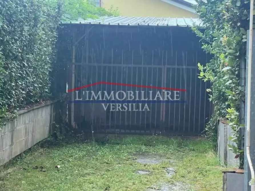 Immagine 35 di Casa semindipendente in vendita  a Massa