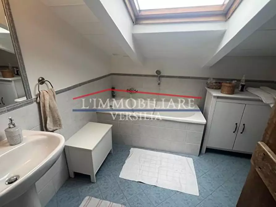 Immagine 55 di Casa semindipendente in vendita  a Massa