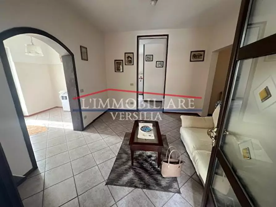 Immagine 4 di Casa semindipendente in vendita  a Massa