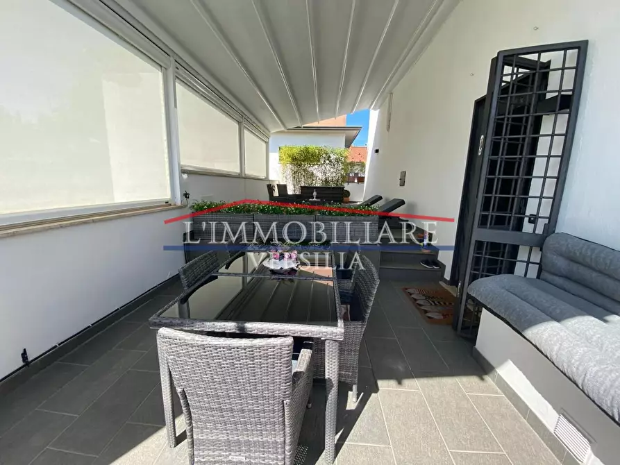 Immagine 22 di Villa in vendita  a Montignoso