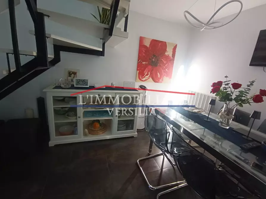 Immagine 48 di Villa in vendita  a Montignoso