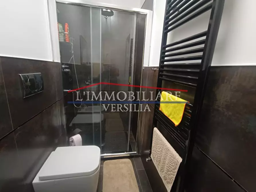 Immagine 92 di Villa in vendita  a Montignoso