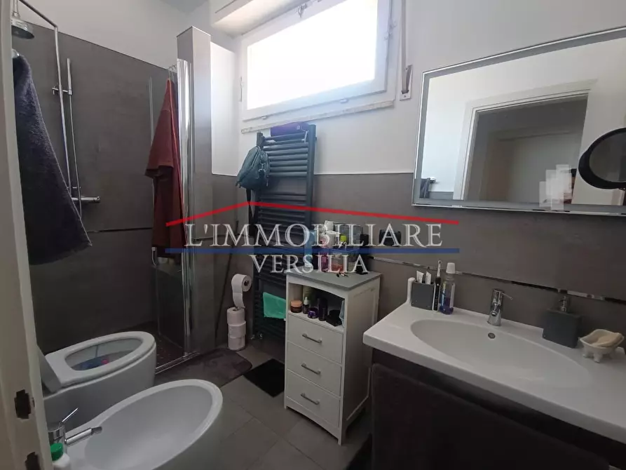 Immagine 85 di Villa in vendita  a Montignoso