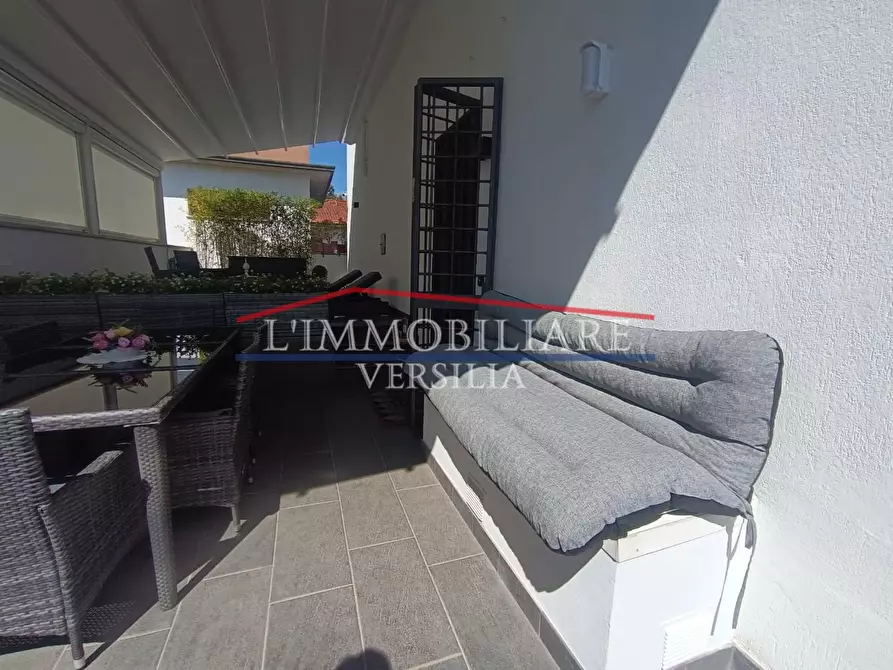 Immagine 15 di Villa in vendita  a Montignoso