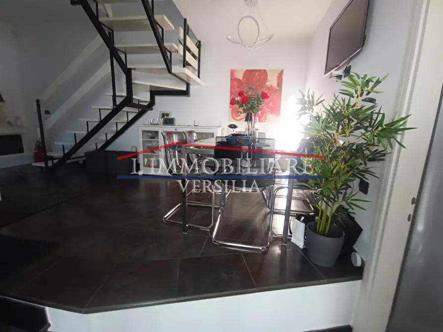 Immagine 45 di Villa in vendita  a Montignoso