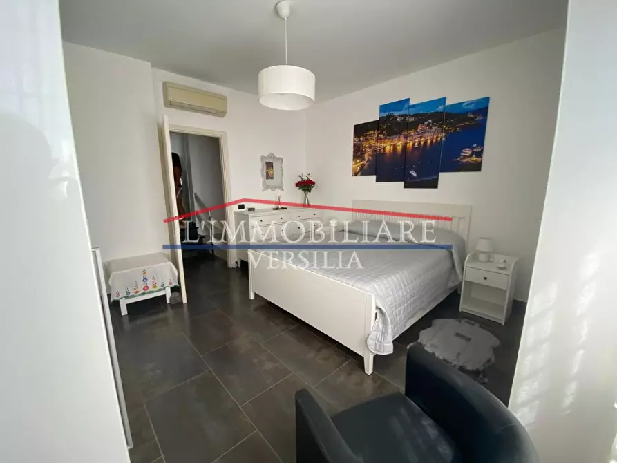 Immagine 77 di Villa in vendita  a Montignoso