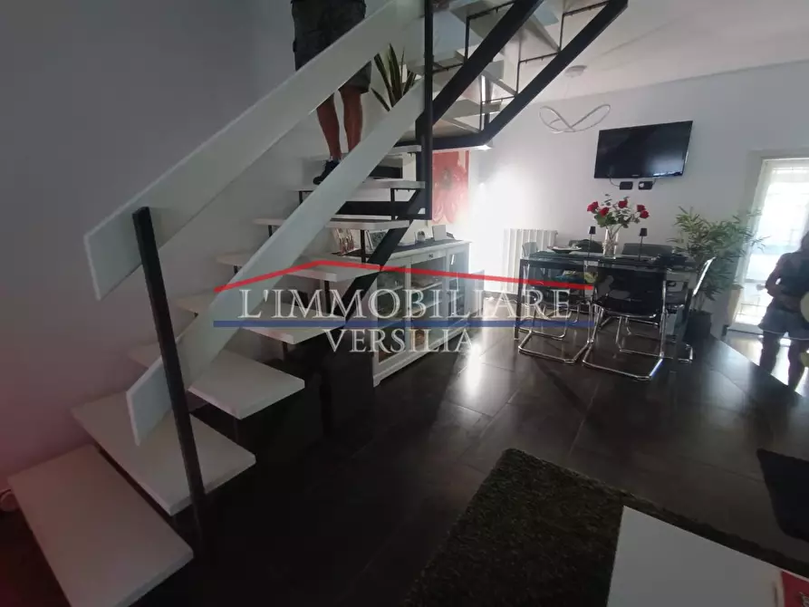 Immagine 62 di Villa in vendita  a Montignoso