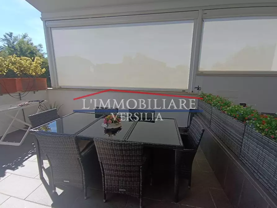 Immagine 32 di Villa in vendita  a Montignoso