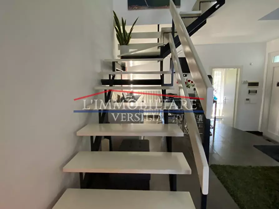 Immagine 63 di Villa in vendita  a Montignoso