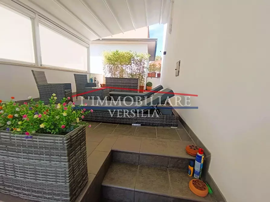 Immagine 34 di Villa in vendita  a Montignoso