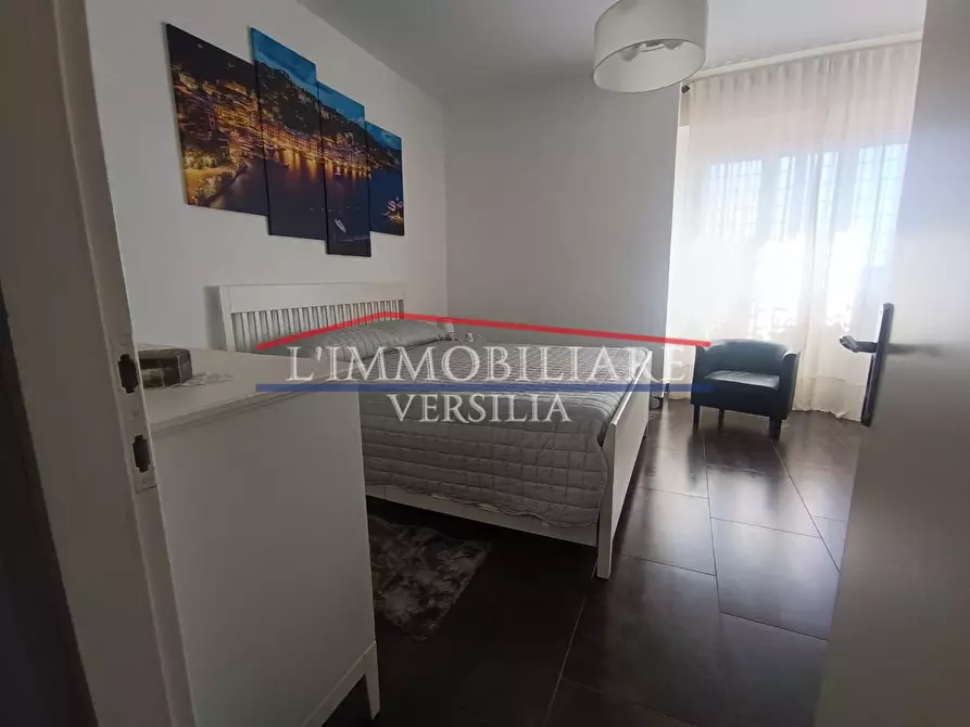 Immagine 78 di Villa in vendita  a Montignoso