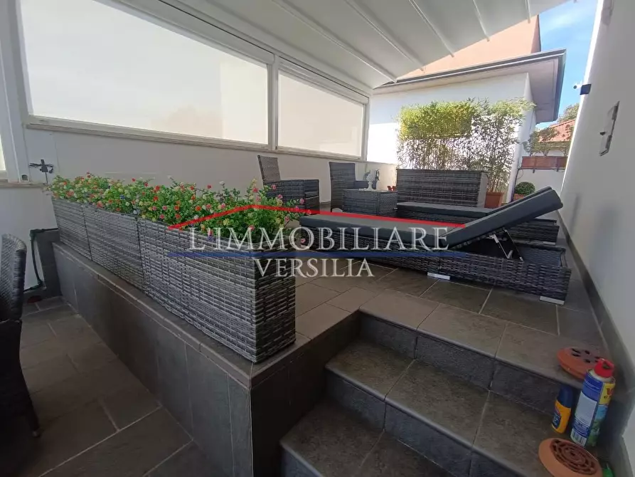 Immagine 36 di Villa in vendita  a Montignoso