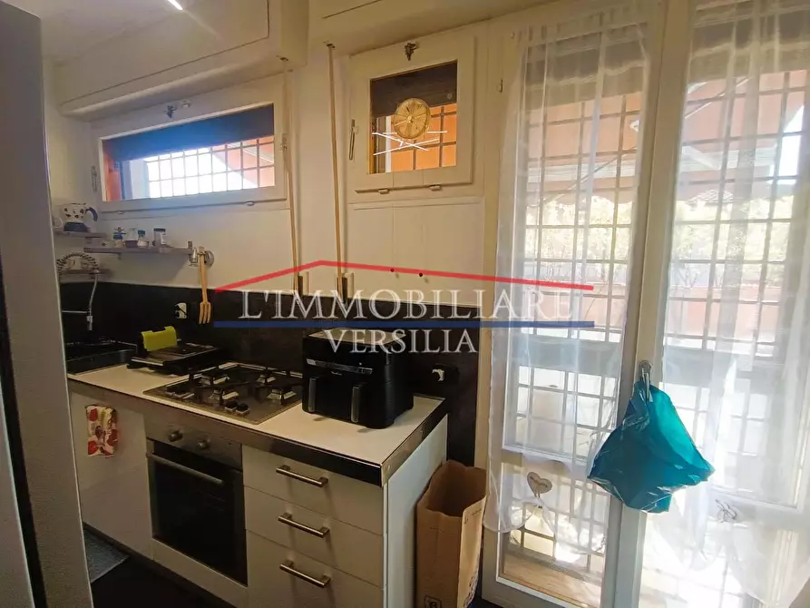 Immagine 59 di Villa in vendita  a Montignoso