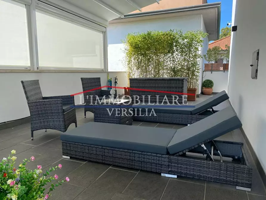 Immagine 20 di Villa in vendita  a Montignoso