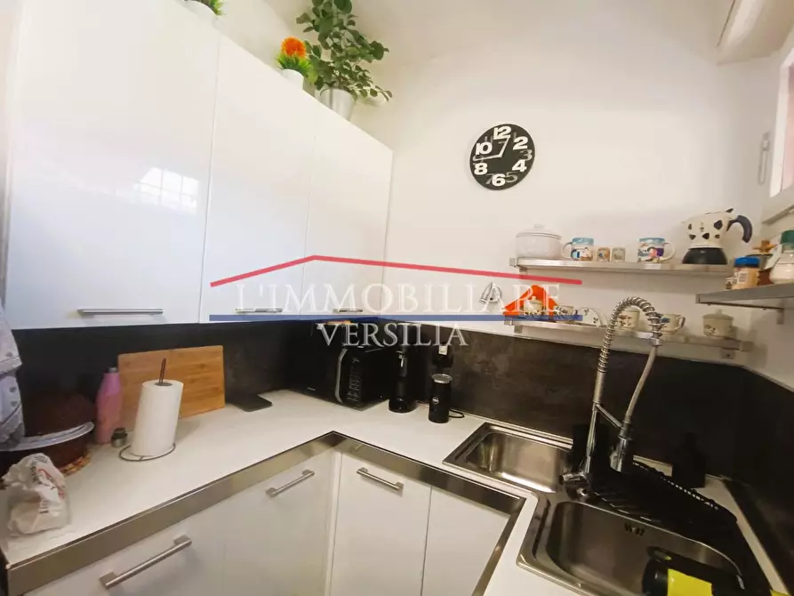 Immagine 60 di Villa in vendita  a Montignoso