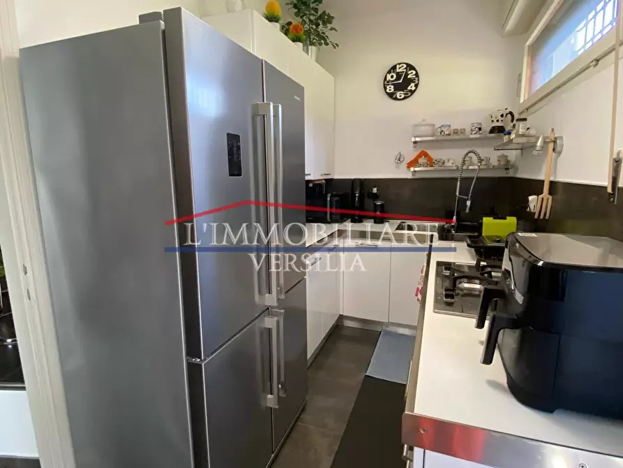 Immagine 56 di Villa in vendita  a Montignoso