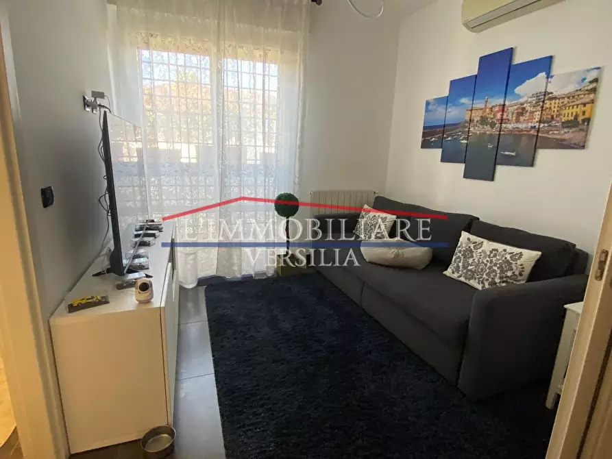 Immagine 53 di Villa in vendita  a Montignoso