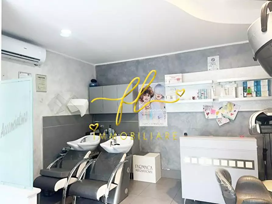 Immagine 5 di Attività commerciale in vendita  a Cecina