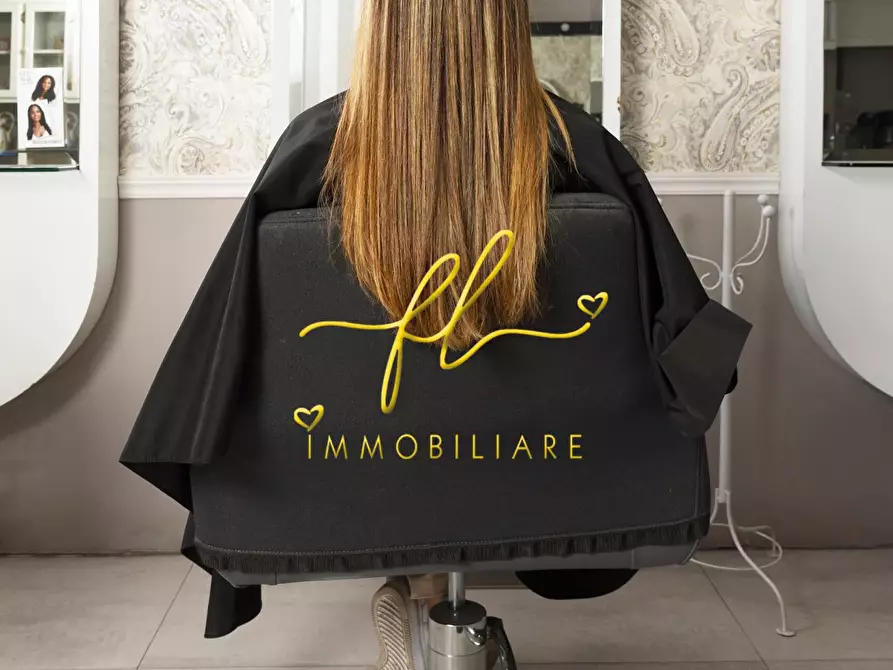 Immagine 3 di Attività commerciale in vendita  a Cecina