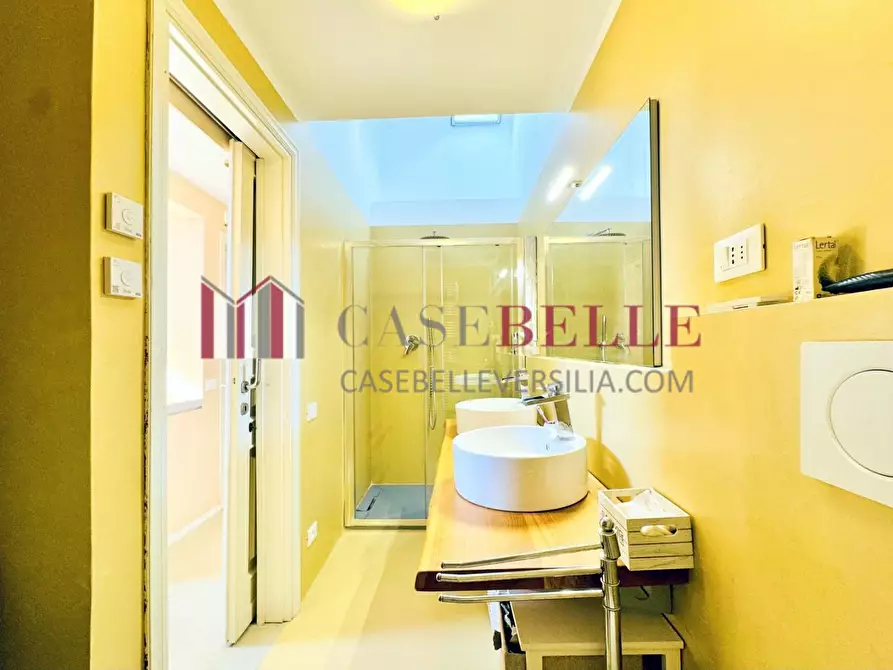 Immagine 35 di Casa bifamiliare in vendita  a Camaiore