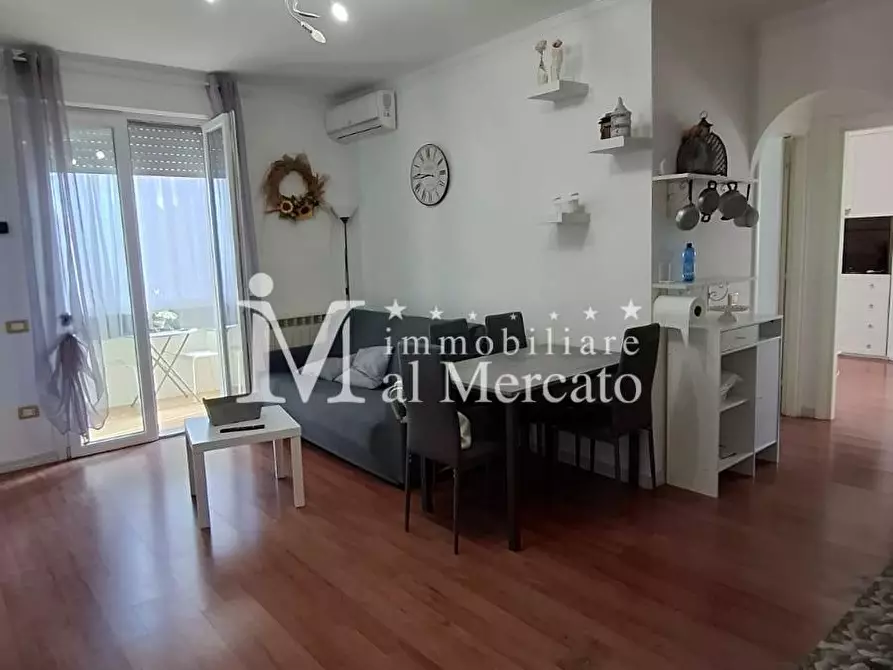 Immagine 19 di Appartamento in vendita  a Viareggio