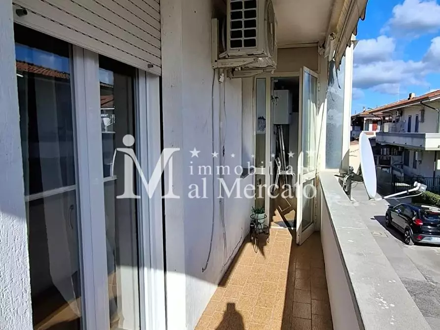 Immagine 6 di Appartamento in vendita  a Viareggio