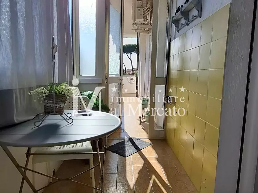 Immagine 11 di Appartamento in vendita  a Viareggio