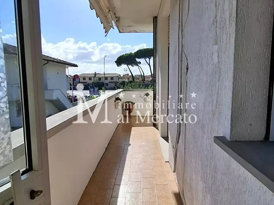 Immagine 9 di Appartamento in vendita  a Viareggio