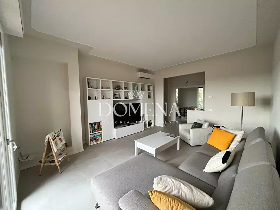 Immagine 2 di Appartamento in vendita  a Siena