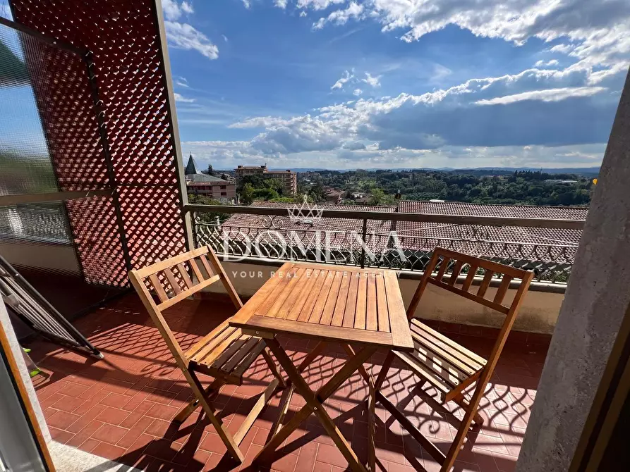 Immagine 21 di Appartamento in vendita  a Siena