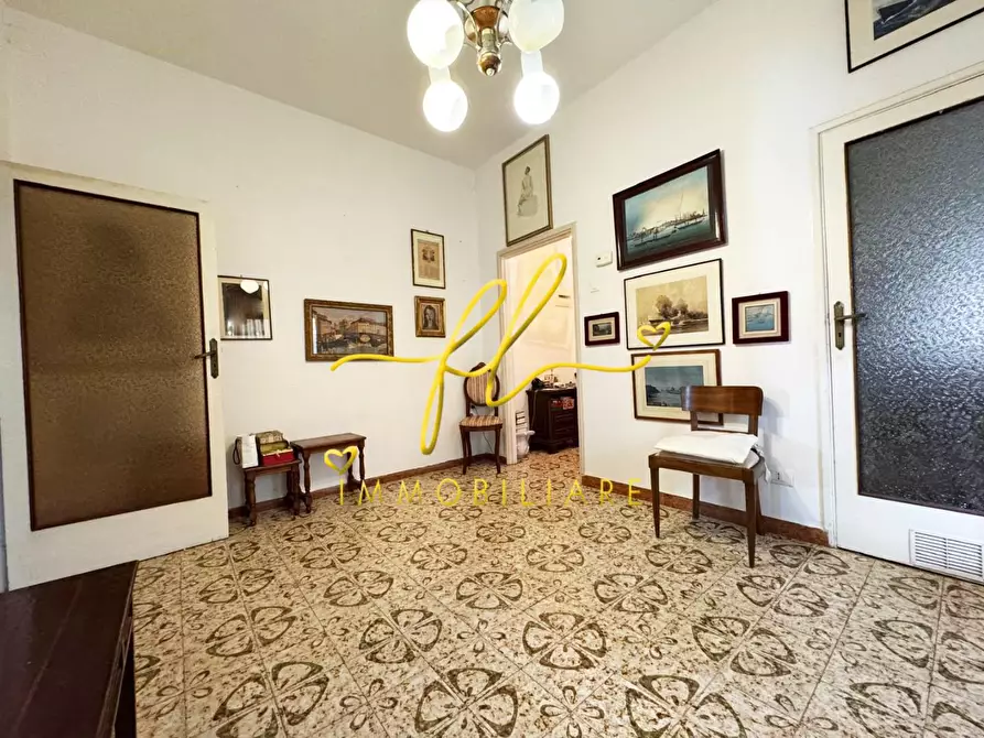 Immagine 11 di Appartamento in vendita  a Livorno