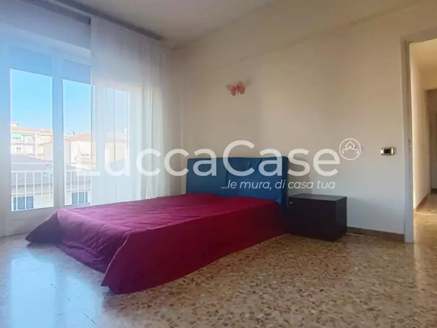 Immagine 18 di Appartamento in vendita  a Lucca