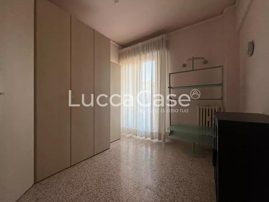 Immagine 17 di Appartamento in vendita  a Lucca