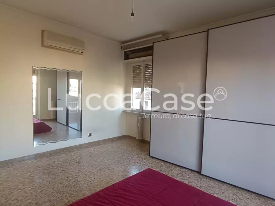 Immagine 20 di Appartamento in vendita  a Lucca