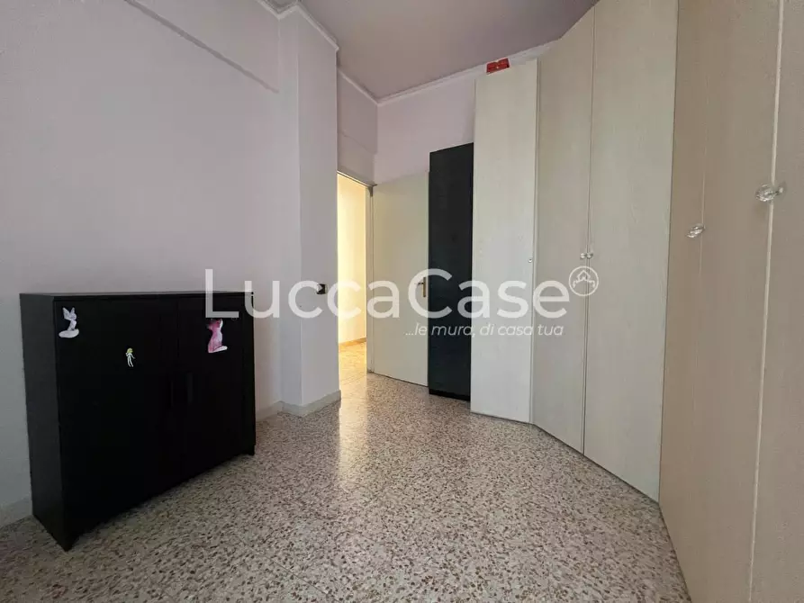 Immagine 16 di Appartamento in vendita  a Lucca