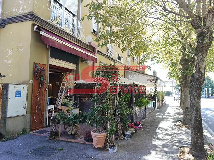 Immagine 1 di Negozio in vendita  a Montecatini Terme