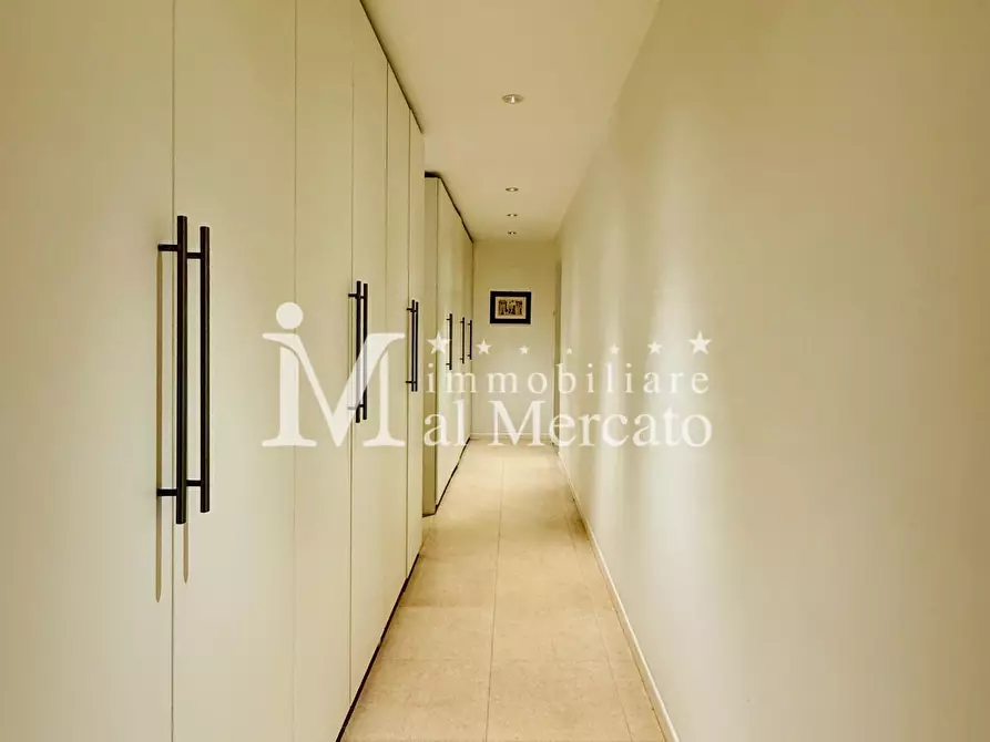 Immagine 62 di Villa in vendita  a Camaiore