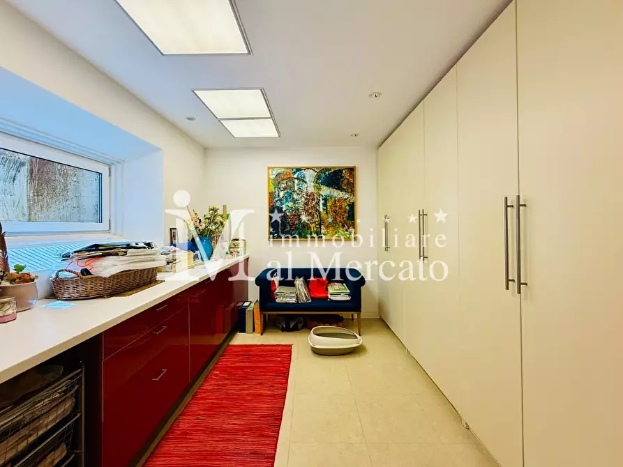 Immagine 66 di Villa in vendita  a Camaiore