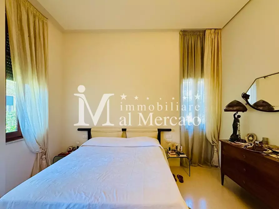 Immagine 33 di Villa in vendita  a Camaiore