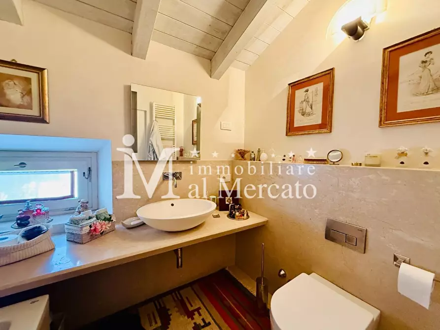 Immagine 43 di Villa in vendita  a Camaiore