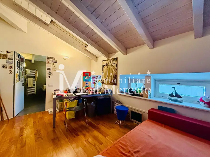 Immagine 54 di Villa in vendita  a Camaiore