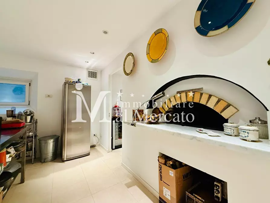 Immagine 69 di Villa in vendita  a Camaiore